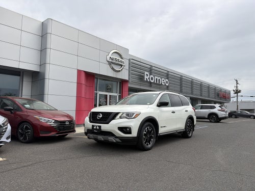 2020 Nissan Pathfinder SL
