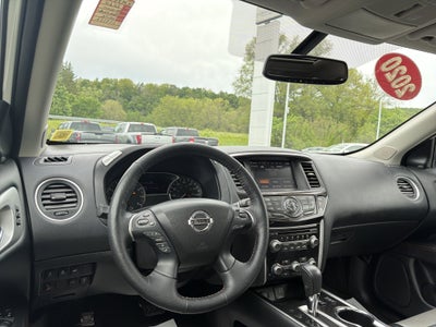 2020 Nissan Pathfinder SL