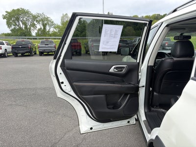 2020 Nissan Pathfinder SL