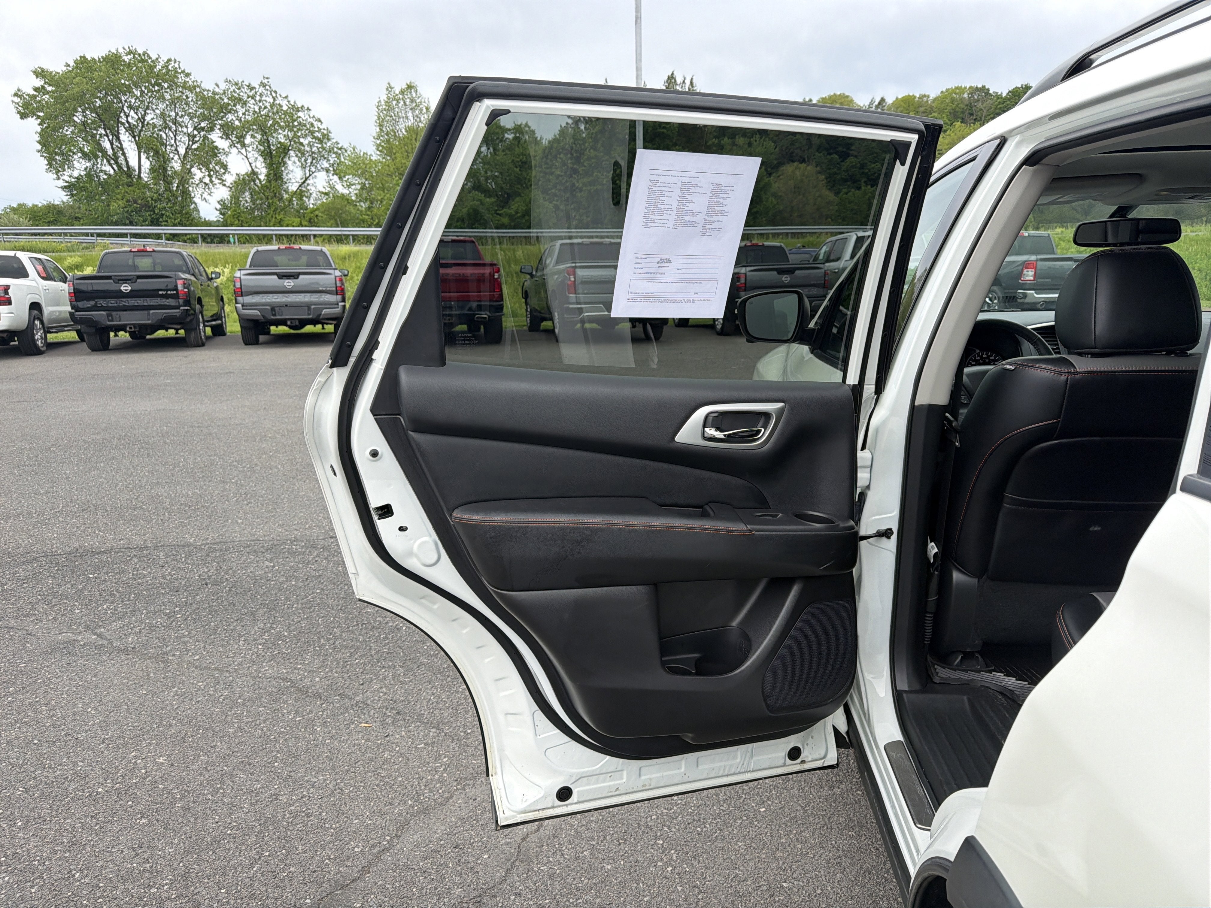 2020 Nissan Pathfinder SL