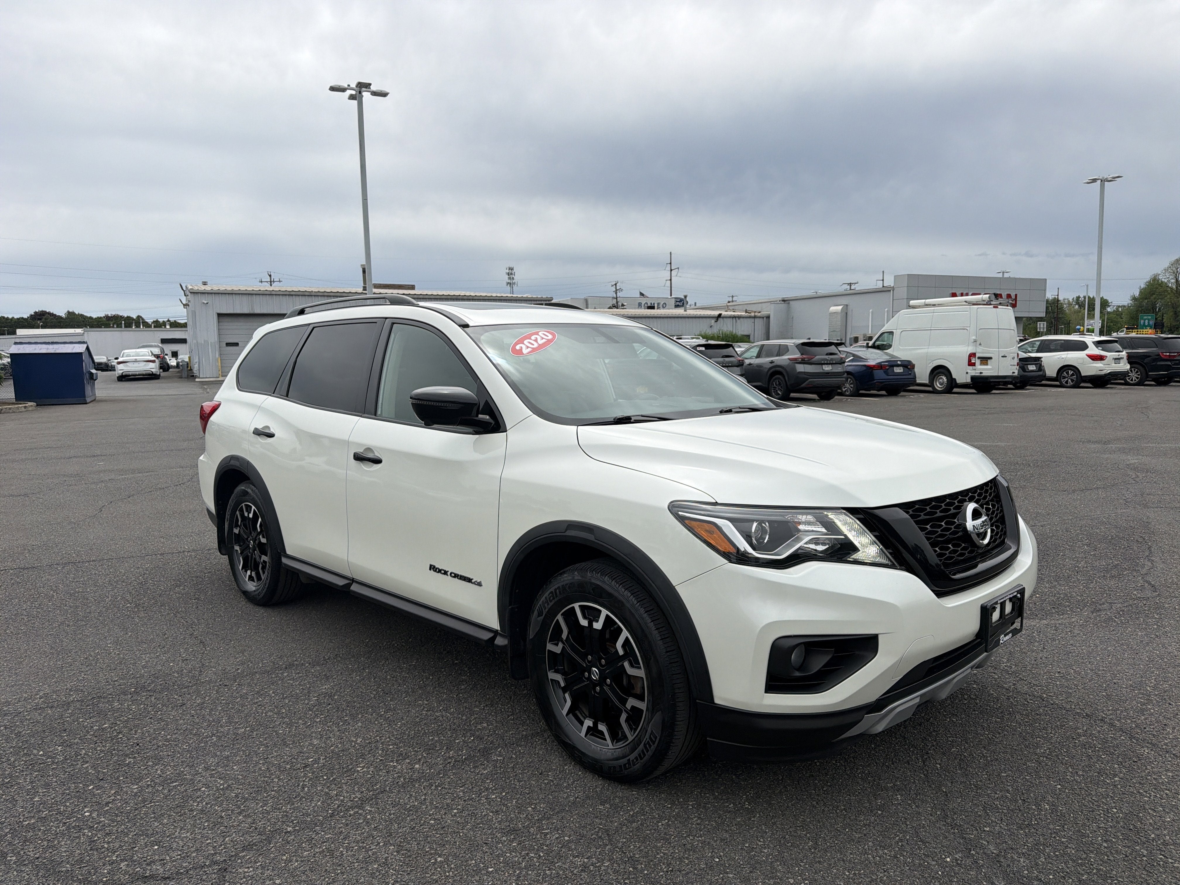 2020 Nissan Pathfinder SL