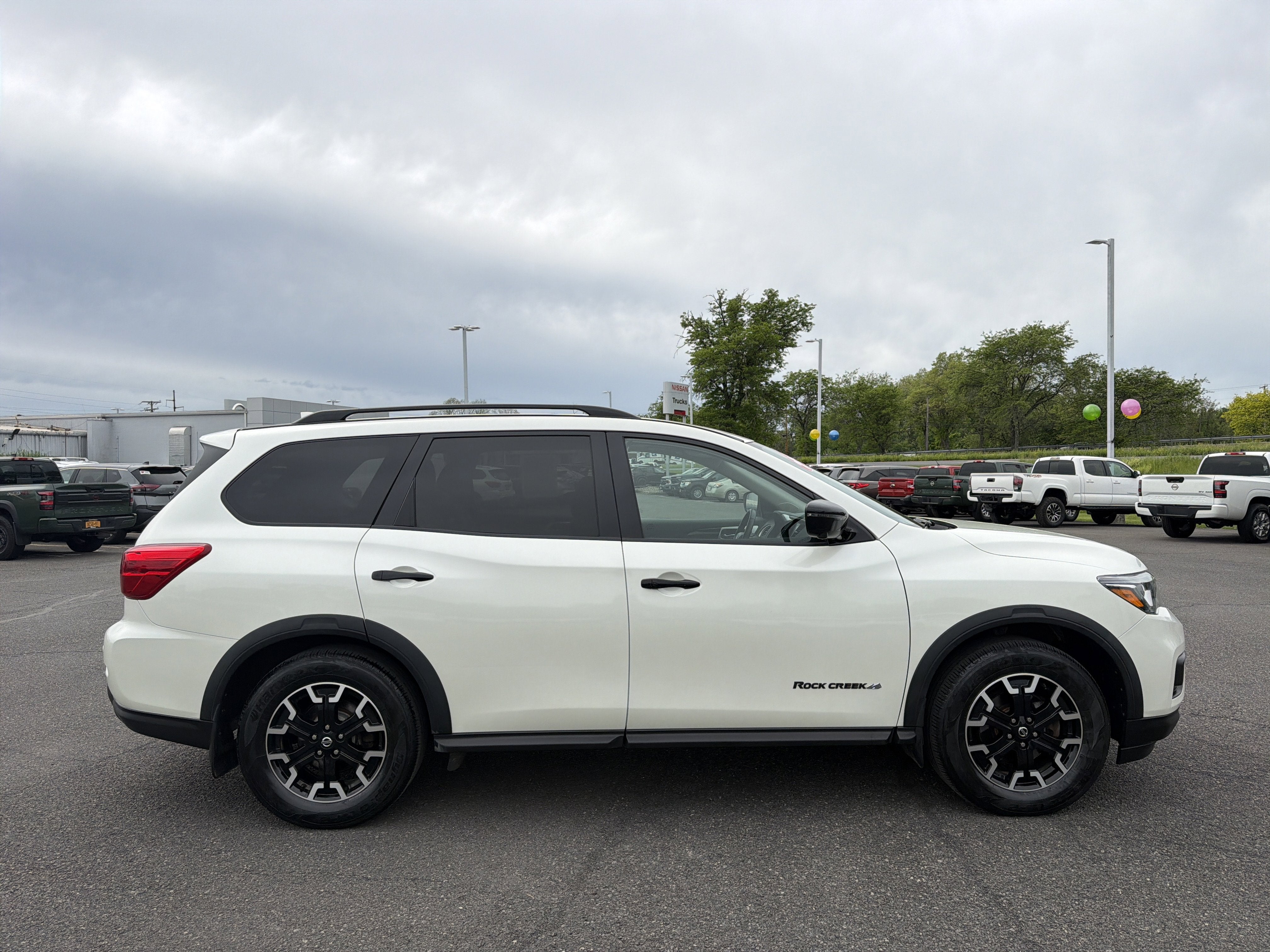 2020 Nissan Pathfinder SL