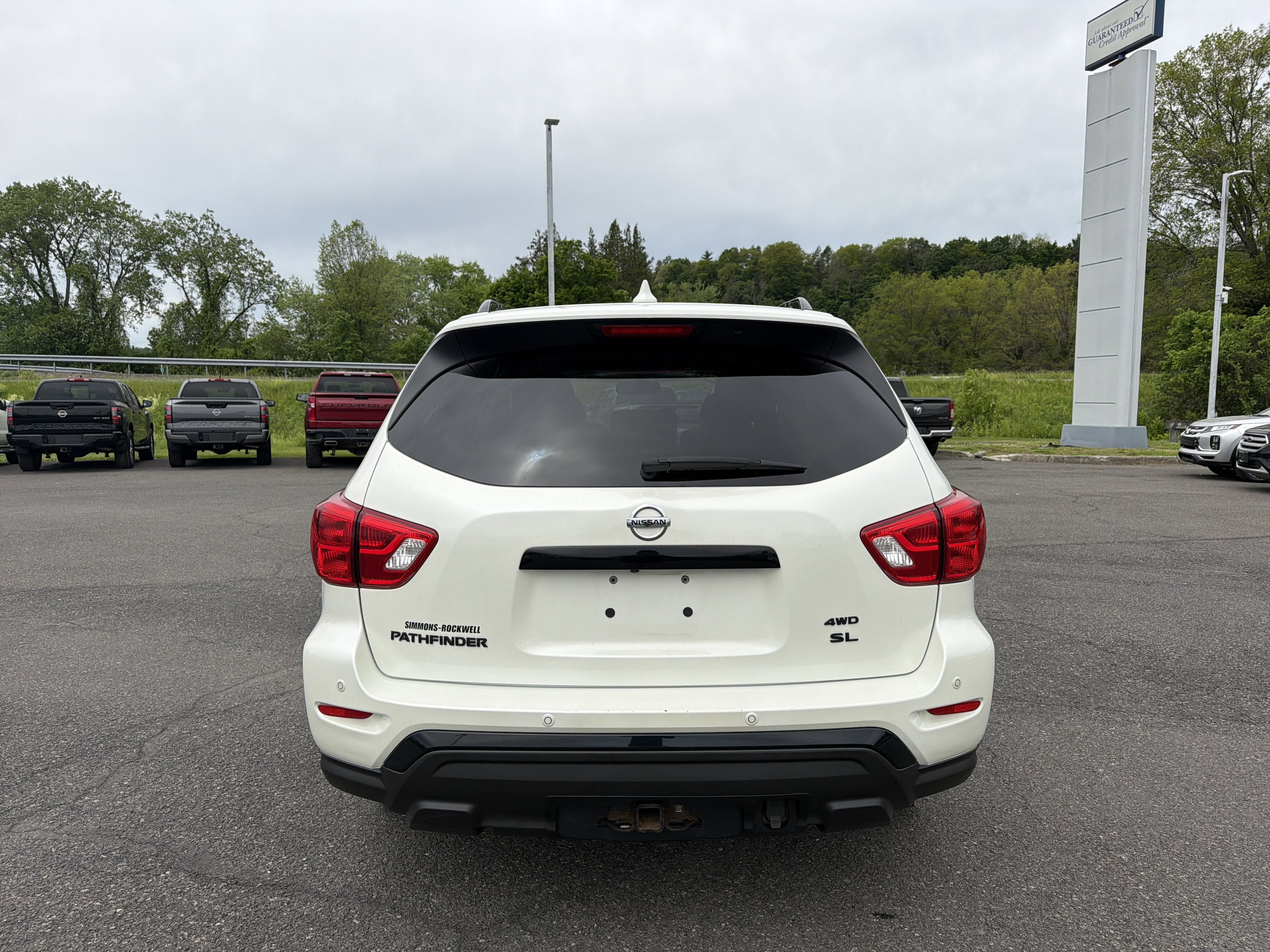 2020 Nissan Pathfinder SL