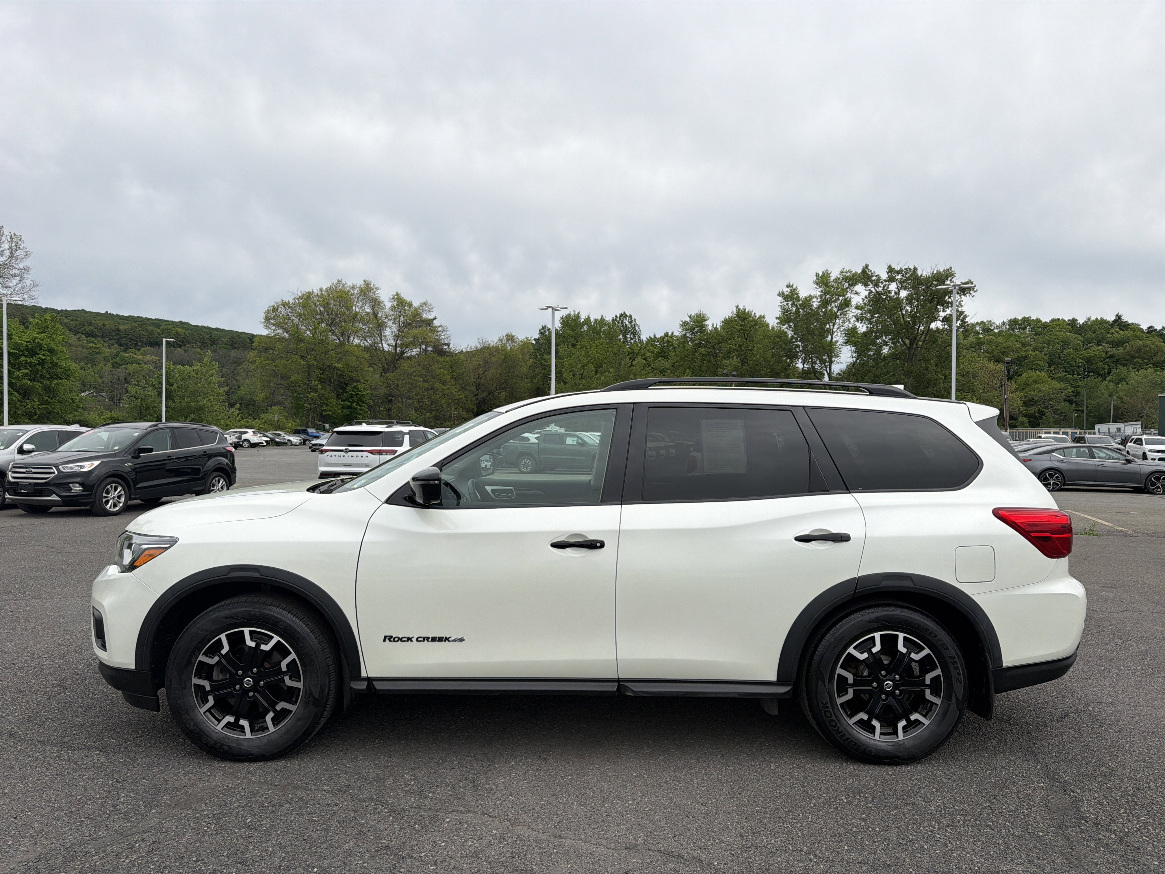 2020 Nissan Pathfinder SL