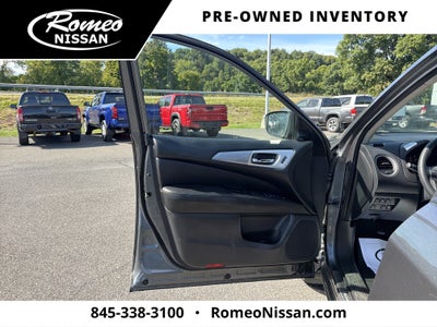 2018 Nissan Pathfinder SL