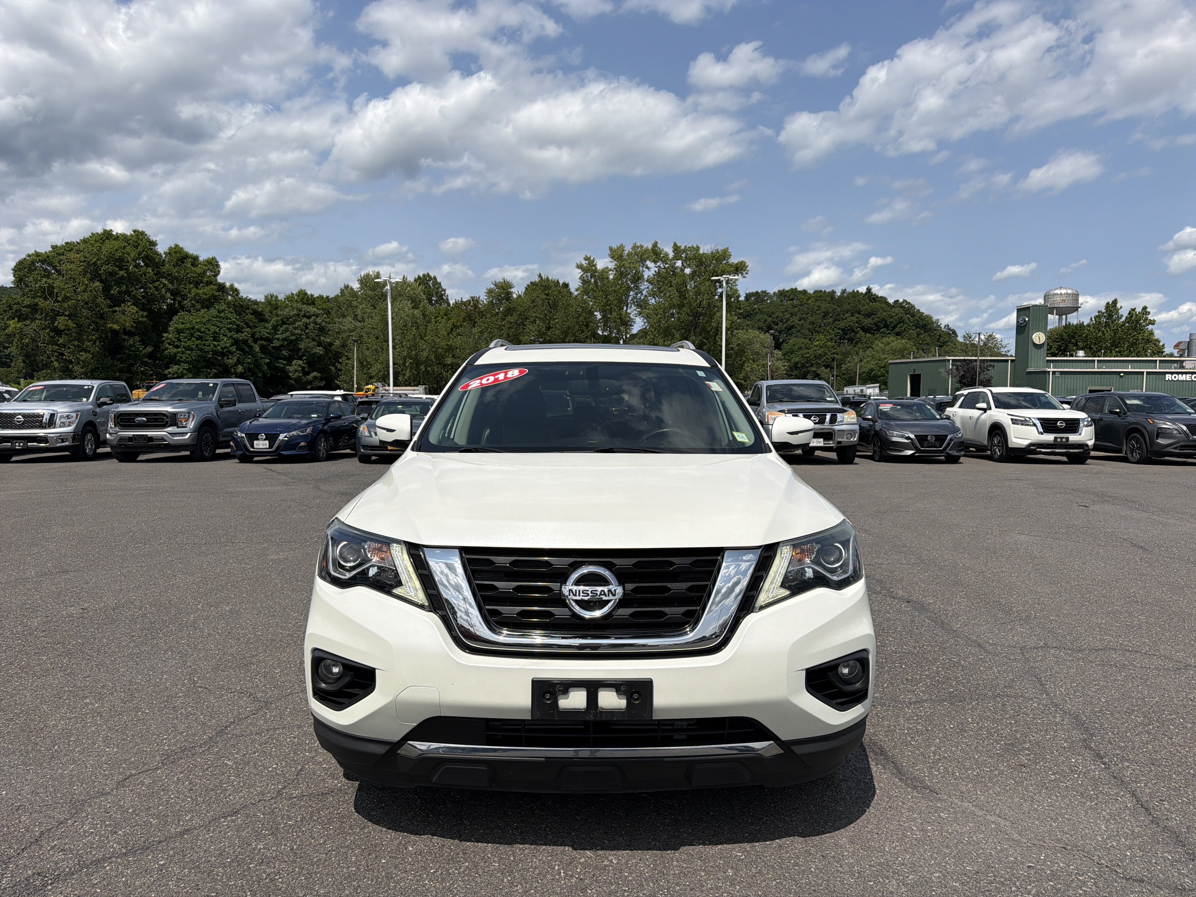 Used 2018 Nissan Pathfinder SL with VIN 5N1DR2MMXJC665015 for sale in Kingston, NY