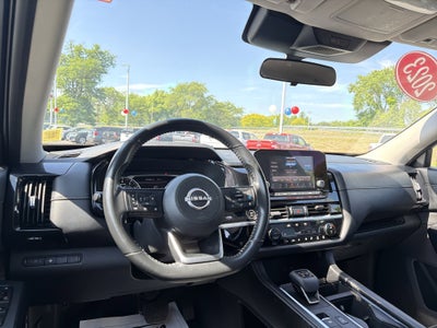 2023 Nissan Pathfinder SV