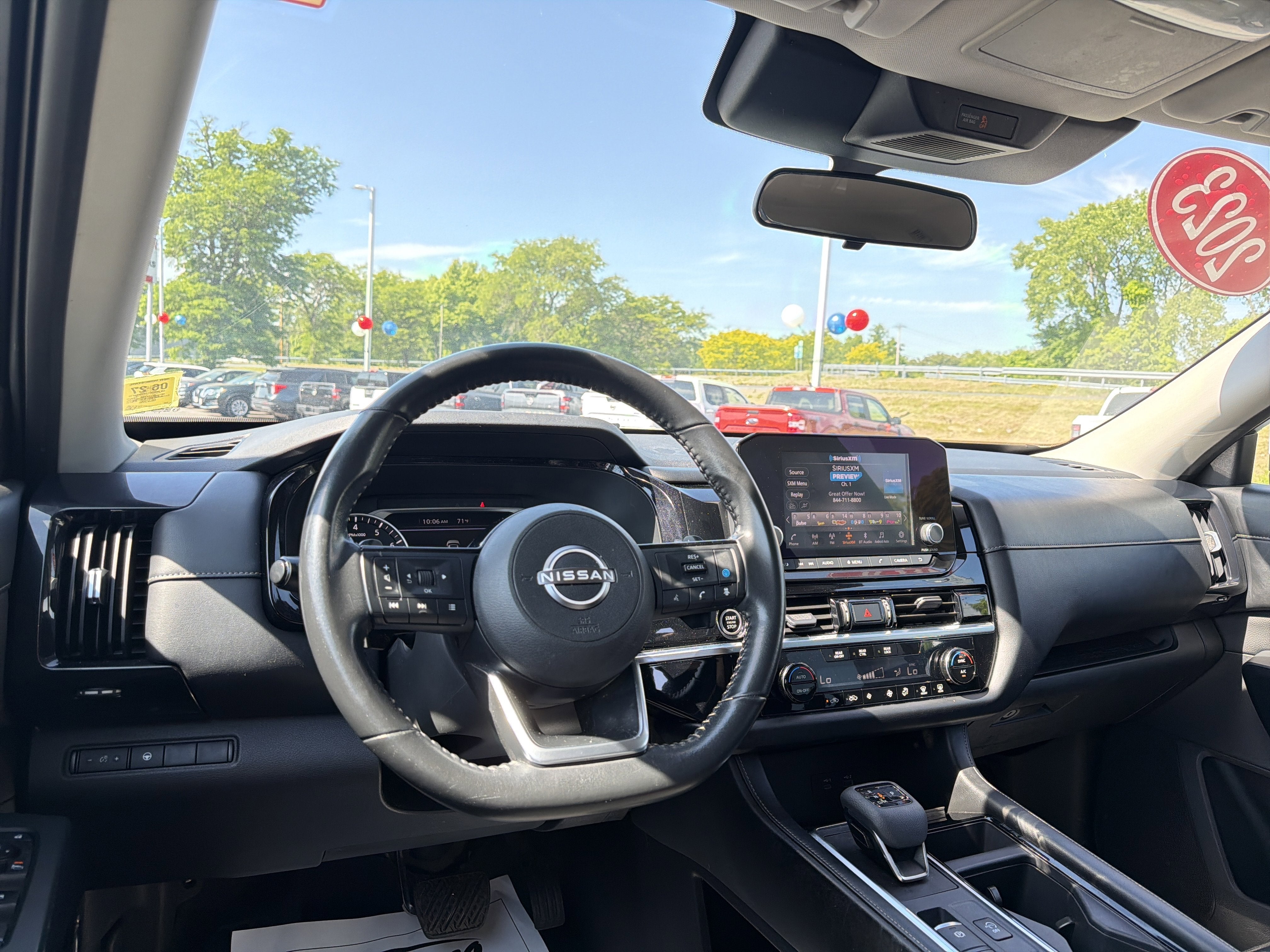 2023 Nissan Pathfinder SV