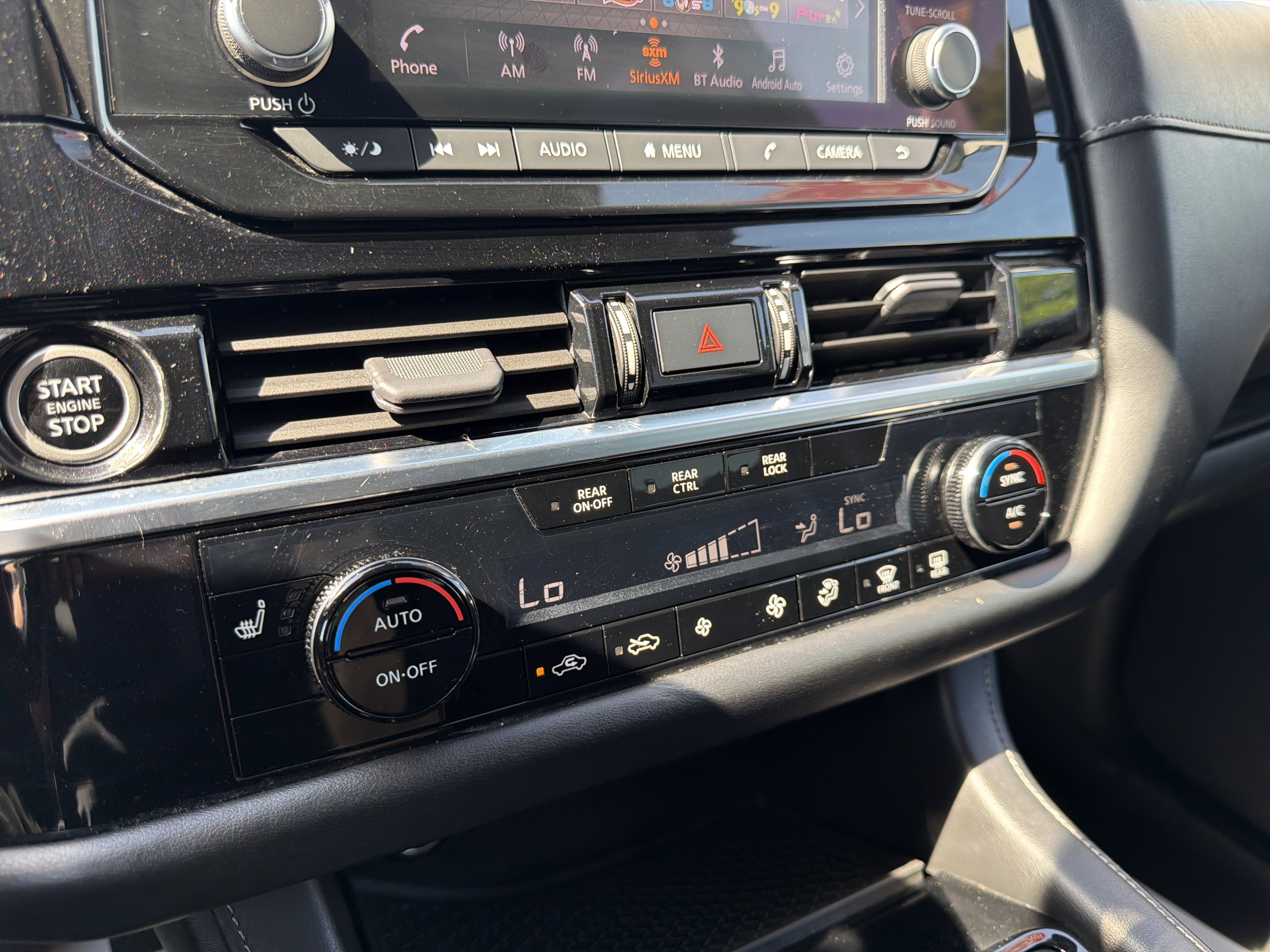 2023 Nissan Pathfinder SV