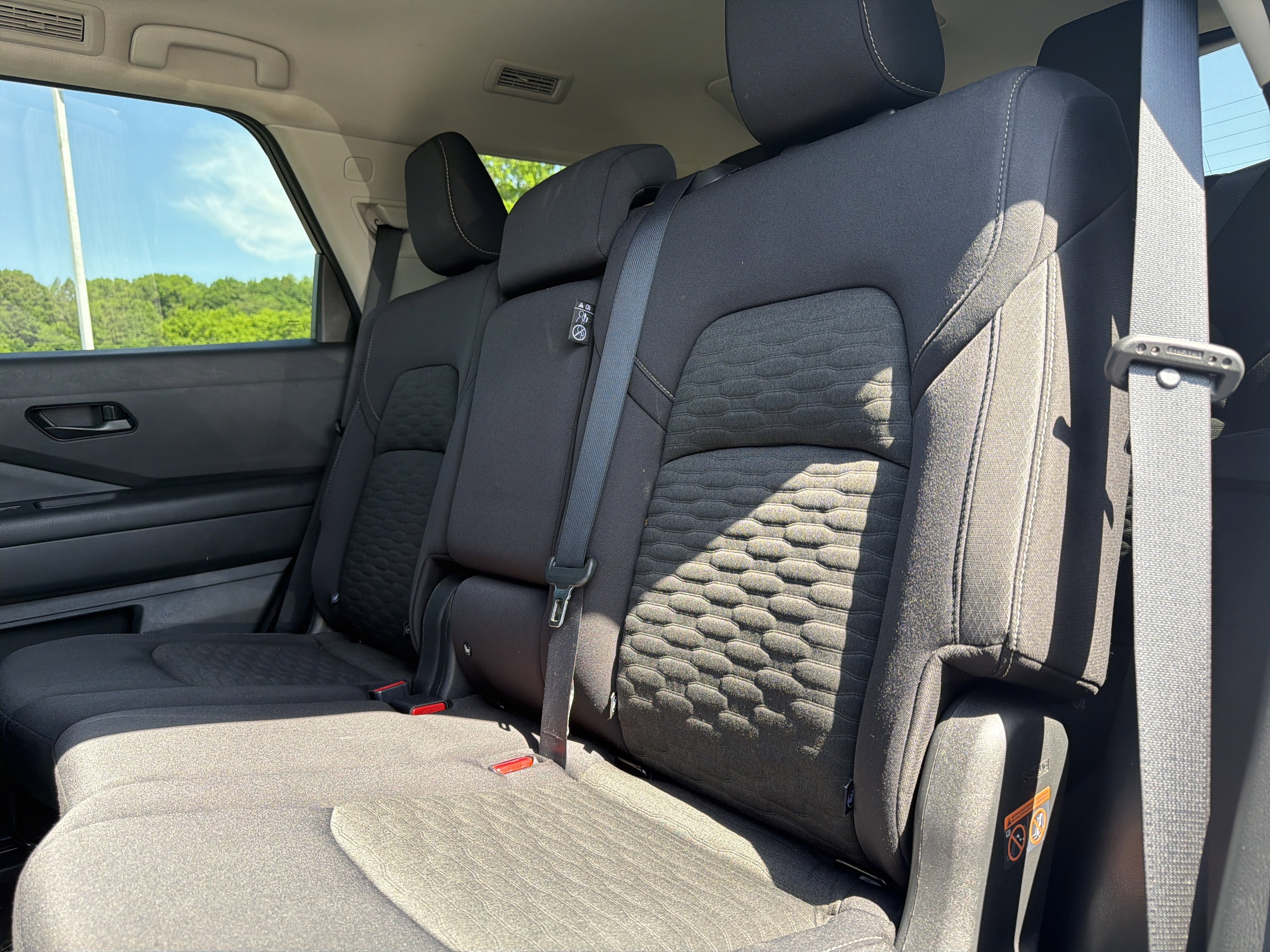 2023 Nissan Pathfinder SV