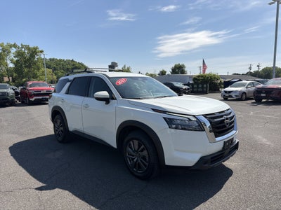 2023 Nissan Pathfinder SV