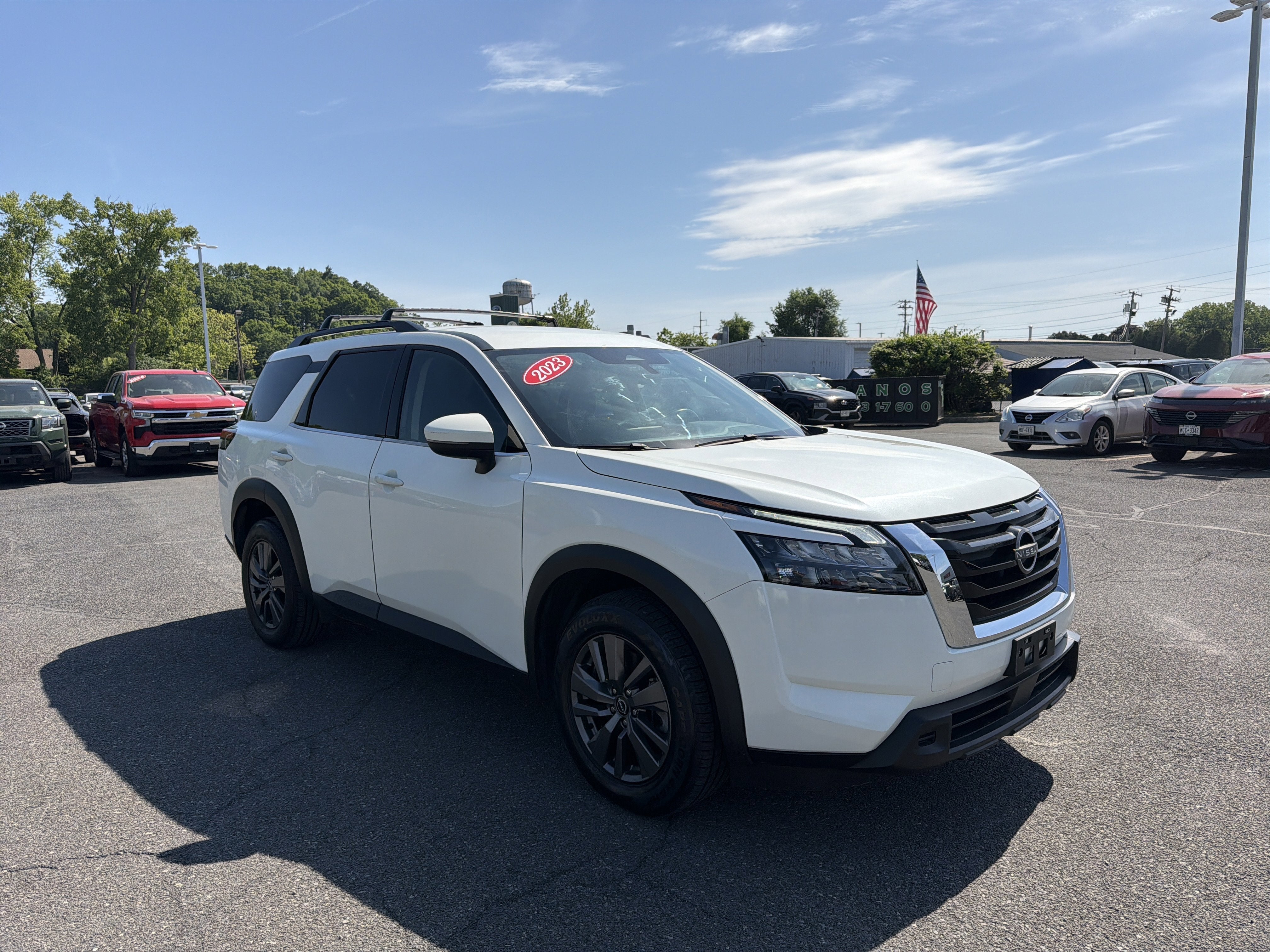 2023 Nissan Pathfinder SV
