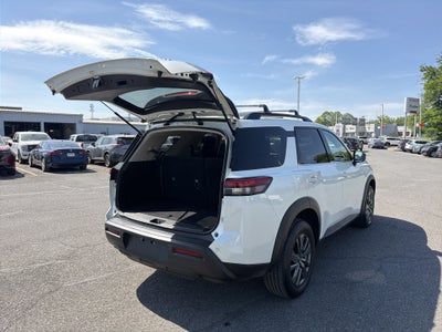 2023 Nissan Pathfinder SV