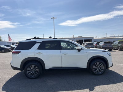 2023 Nissan Pathfinder SV