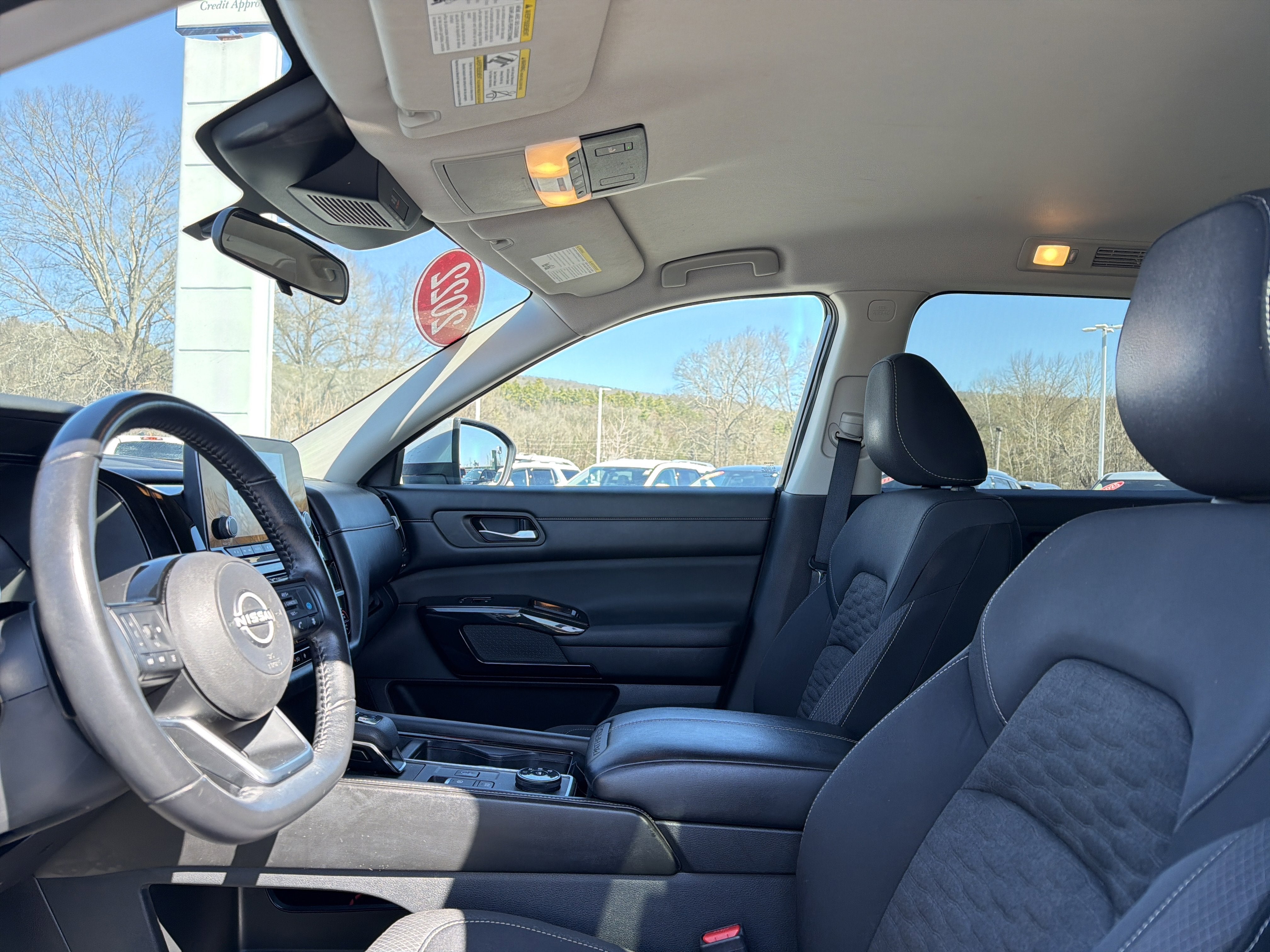 2022 Nissan Pathfinder SV