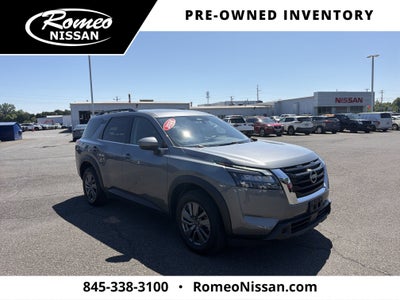 2024 Nissan Pathfinder SV