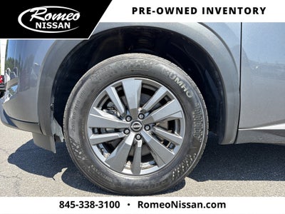 2024 Nissan Pathfinder SV