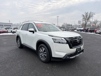 2022 Nissan Pathfinder SL