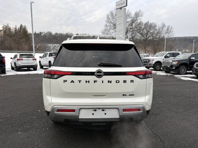 2022 Nissan Pathfinder SL