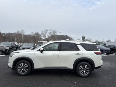 2022 Nissan Pathfinder SL