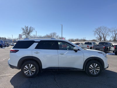 2023 Nissan Pathfinder SL