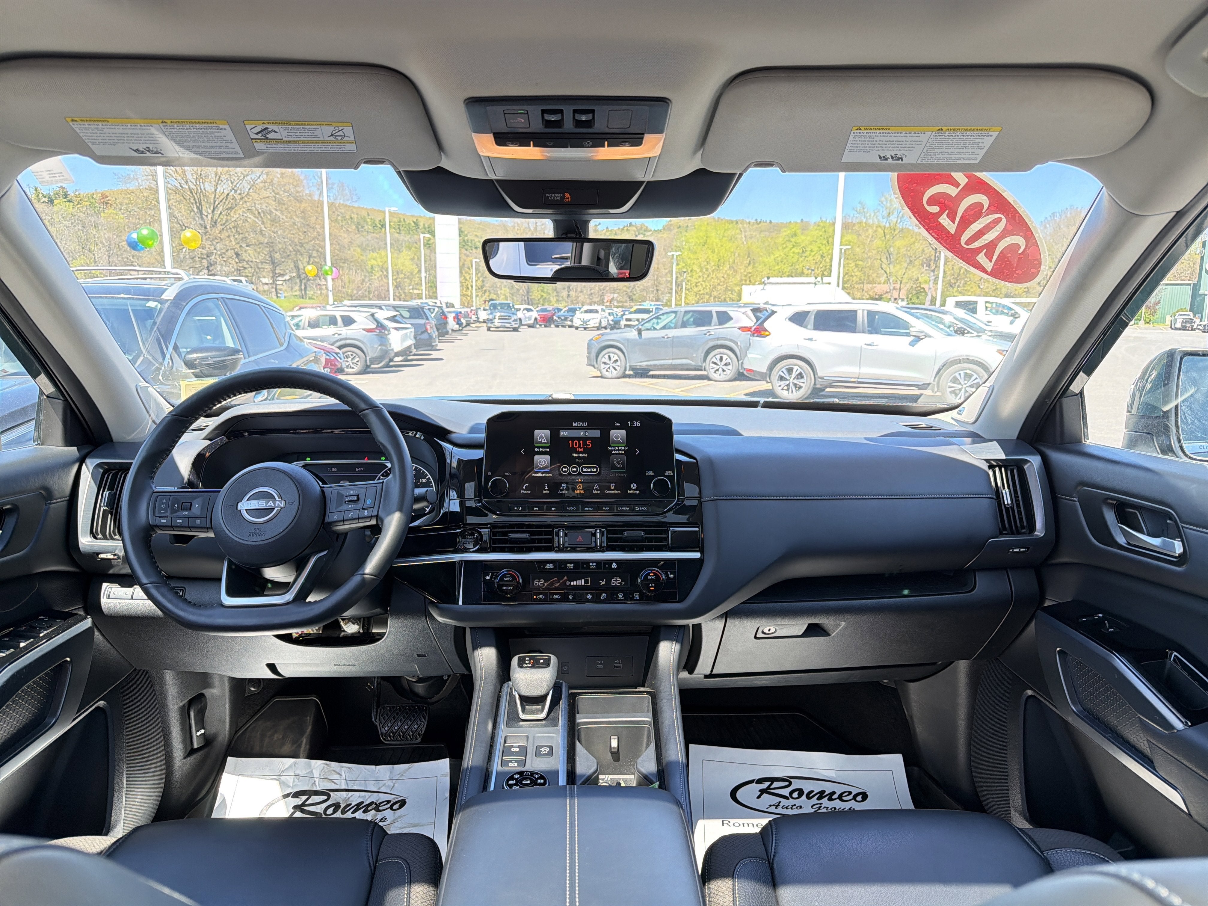 2025 Nissan Pathfinder SL