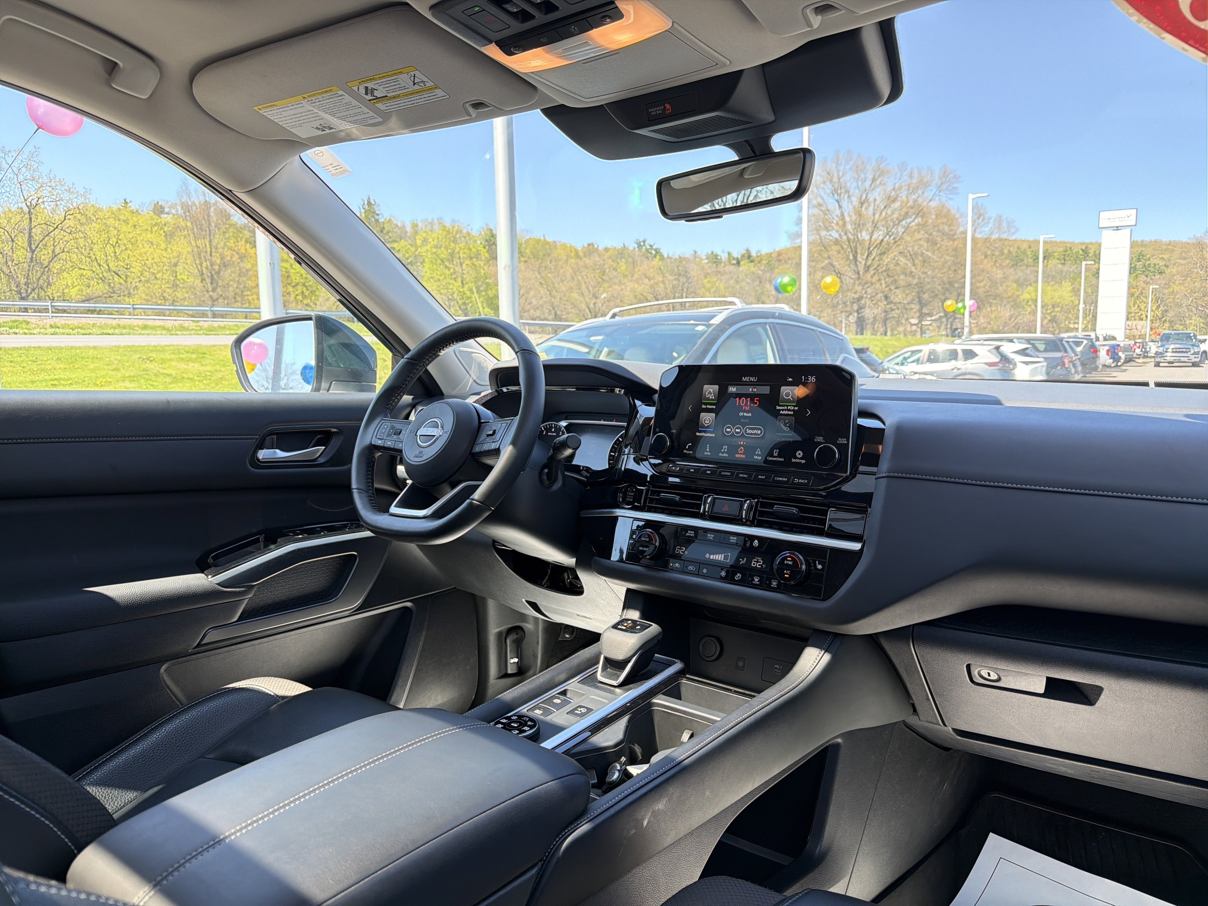 2025 Nissan Pathfinder SL