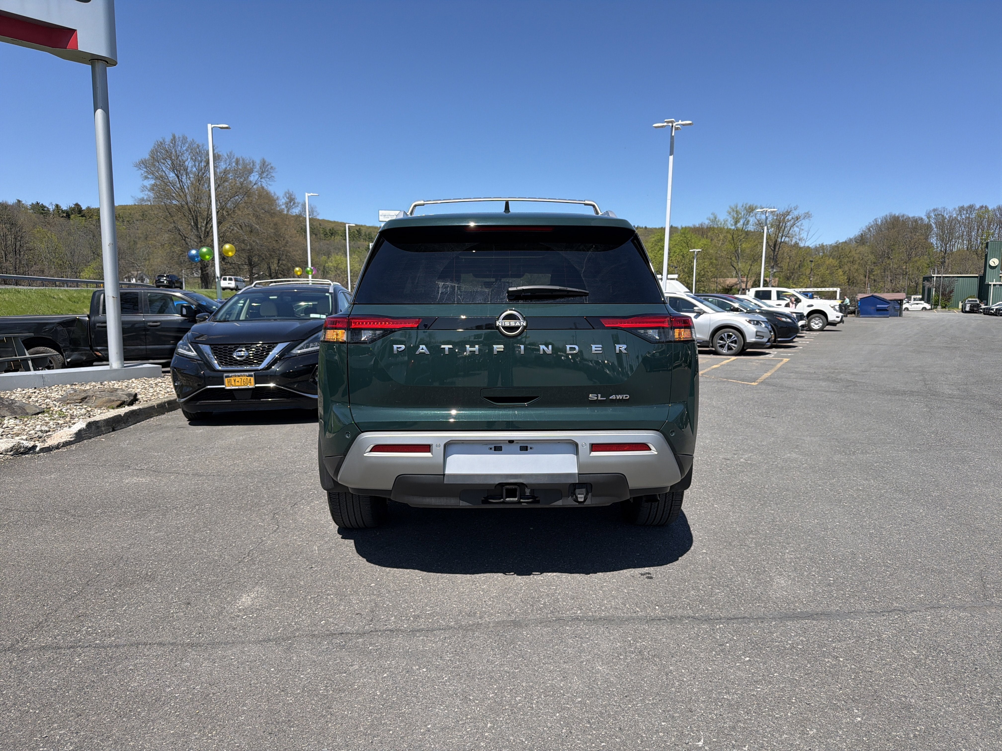 2025 Nissan Pathfinder SL