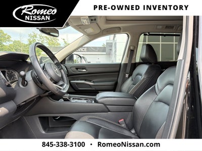 2022 Nissan Pathfinder SL