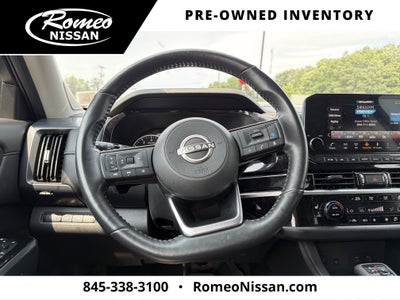 2022 Nissan Pathfinder SL