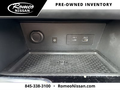 2022 Nissan Pathfinder SL