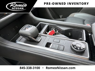 2022 Nissan Pathfinder SL