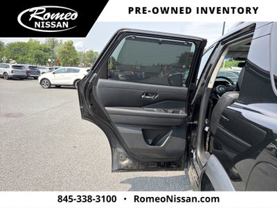 2022 Nissan Pathfinder SL