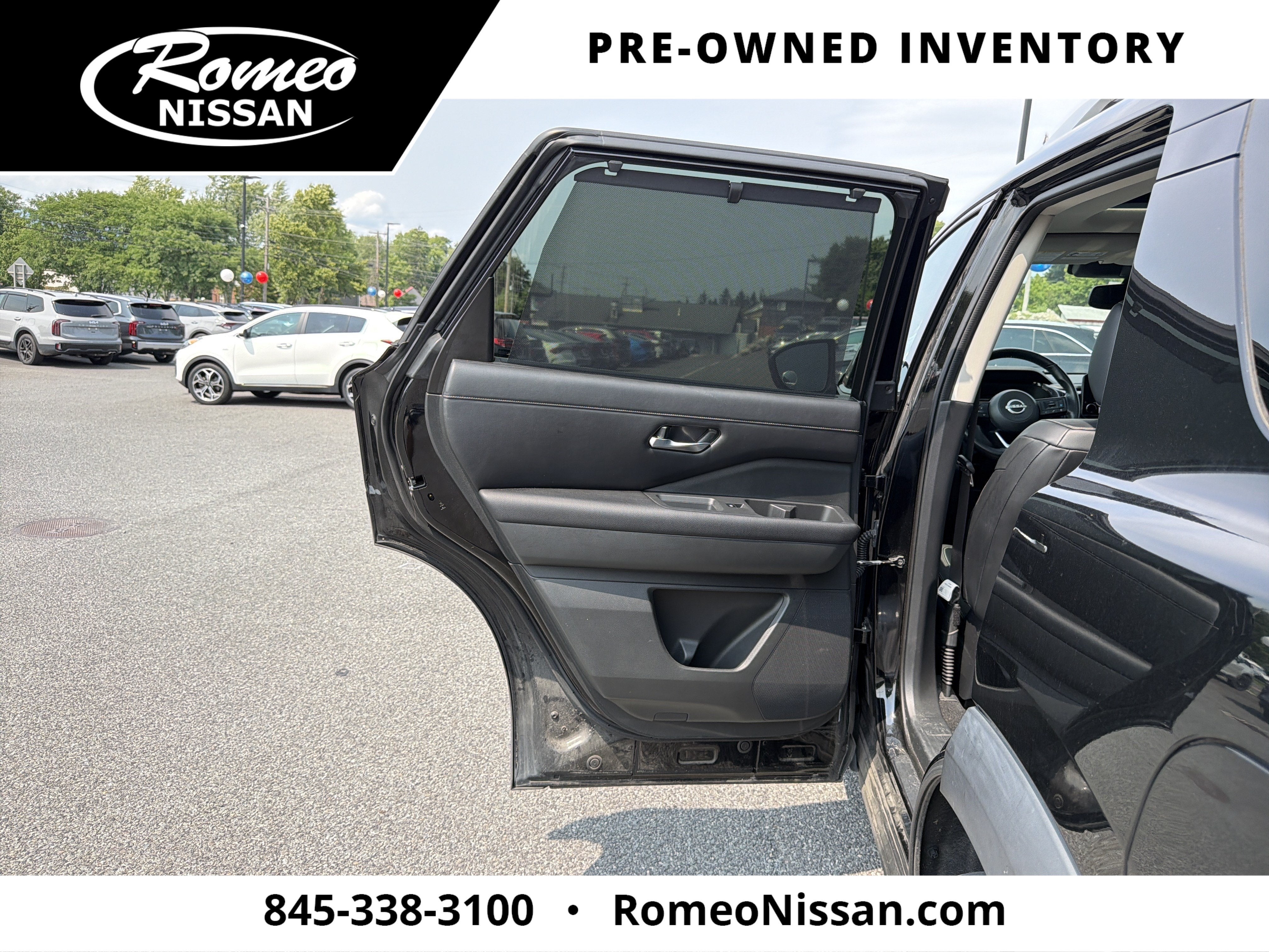 2022 Nissan Pathfinder SL