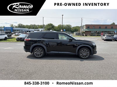 2022 Nissan Pathfinder SL