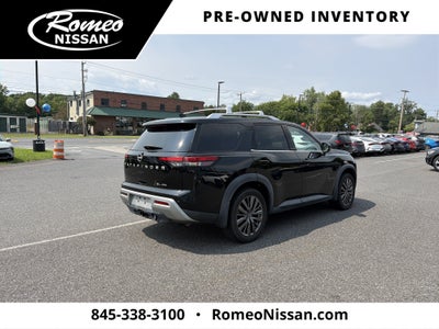 2022 Nissan Pathfinder SL