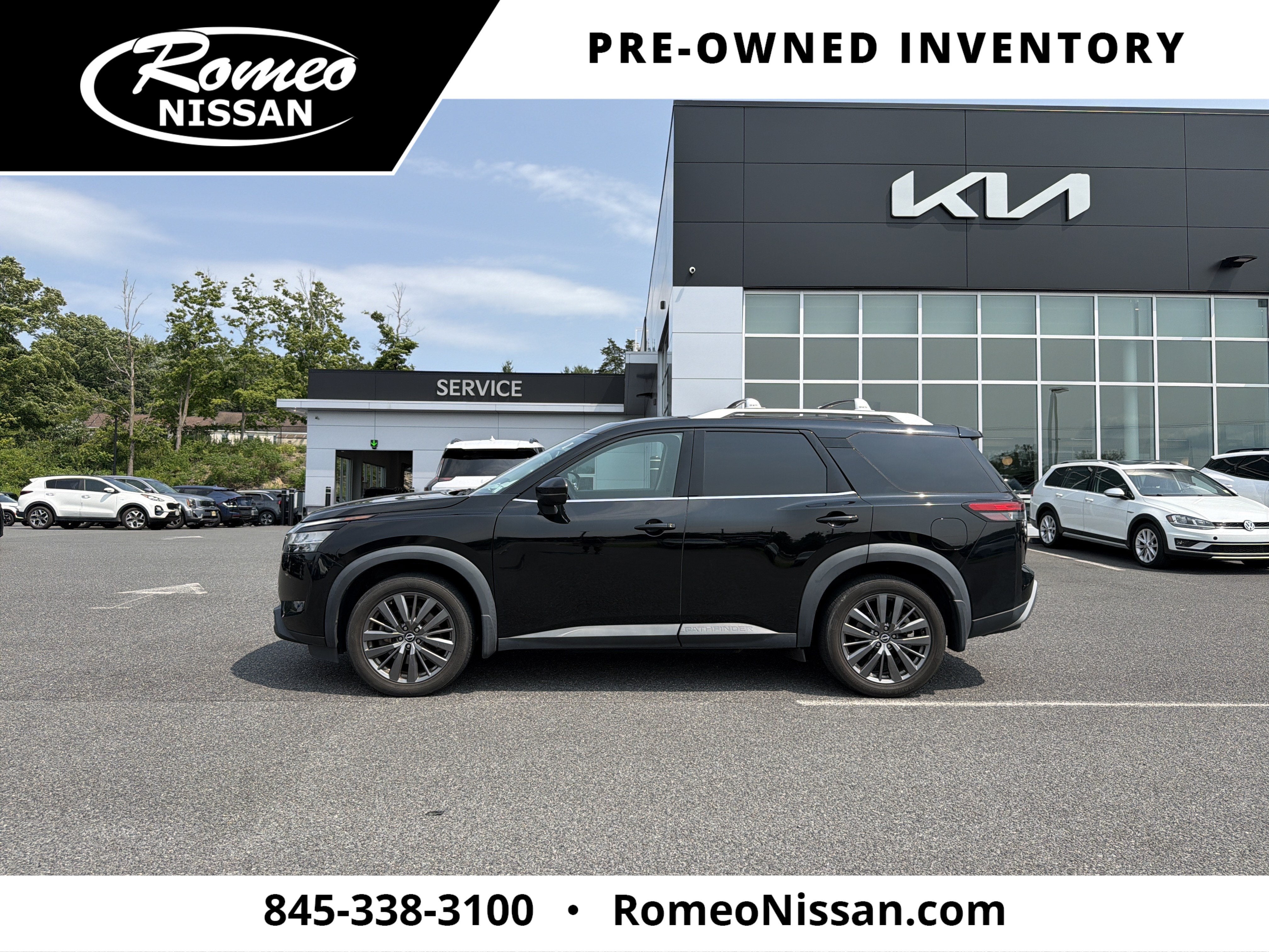 2022 Nissan Pathfinder SL
