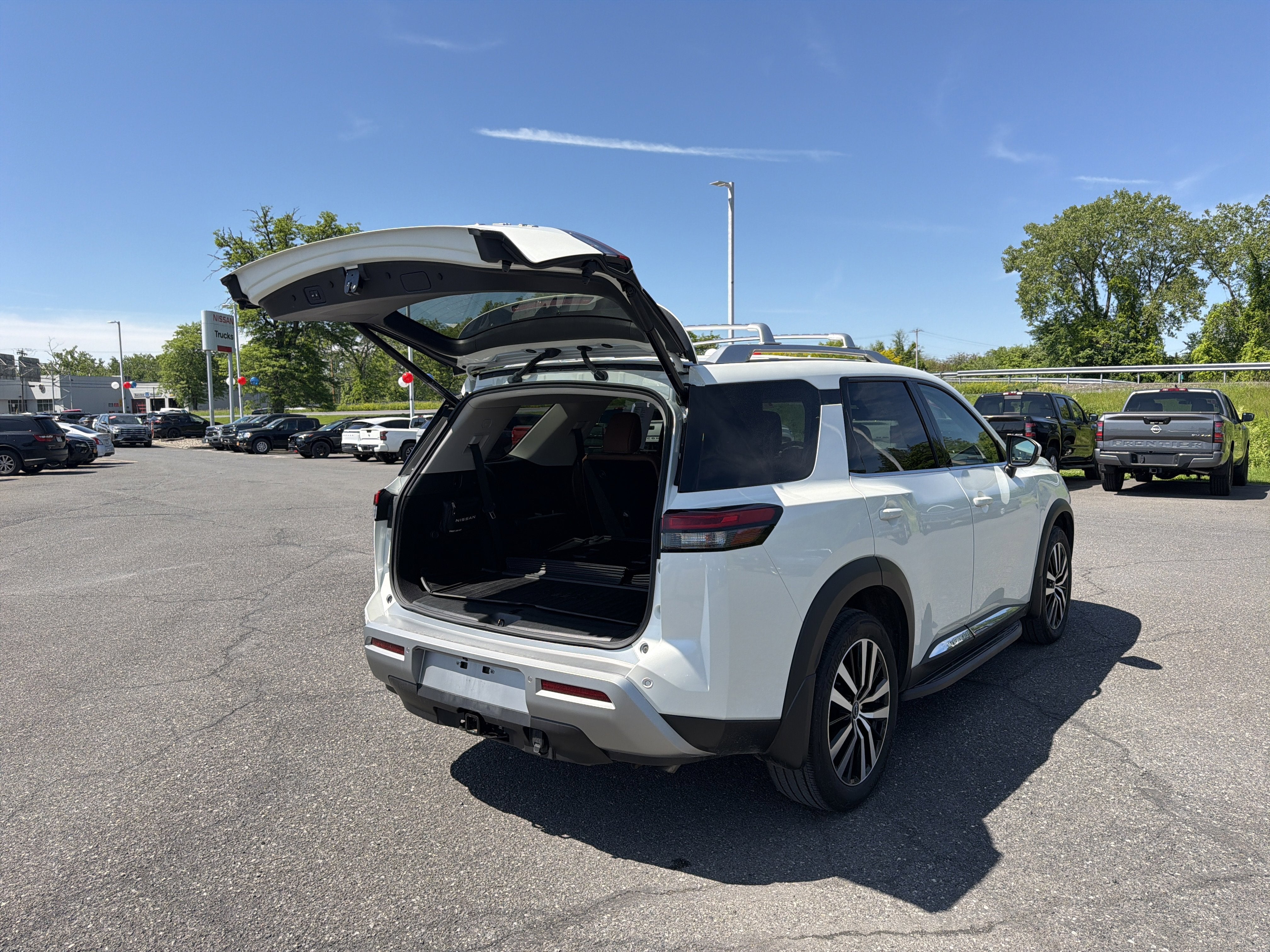2024 Nissan Pathfinder Platinum