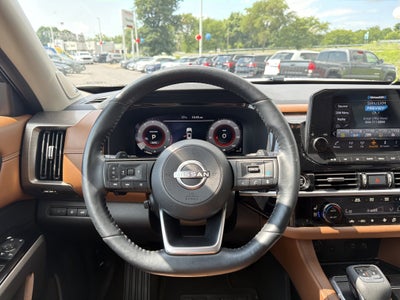 2023 Nissan Pathfinder Platinum