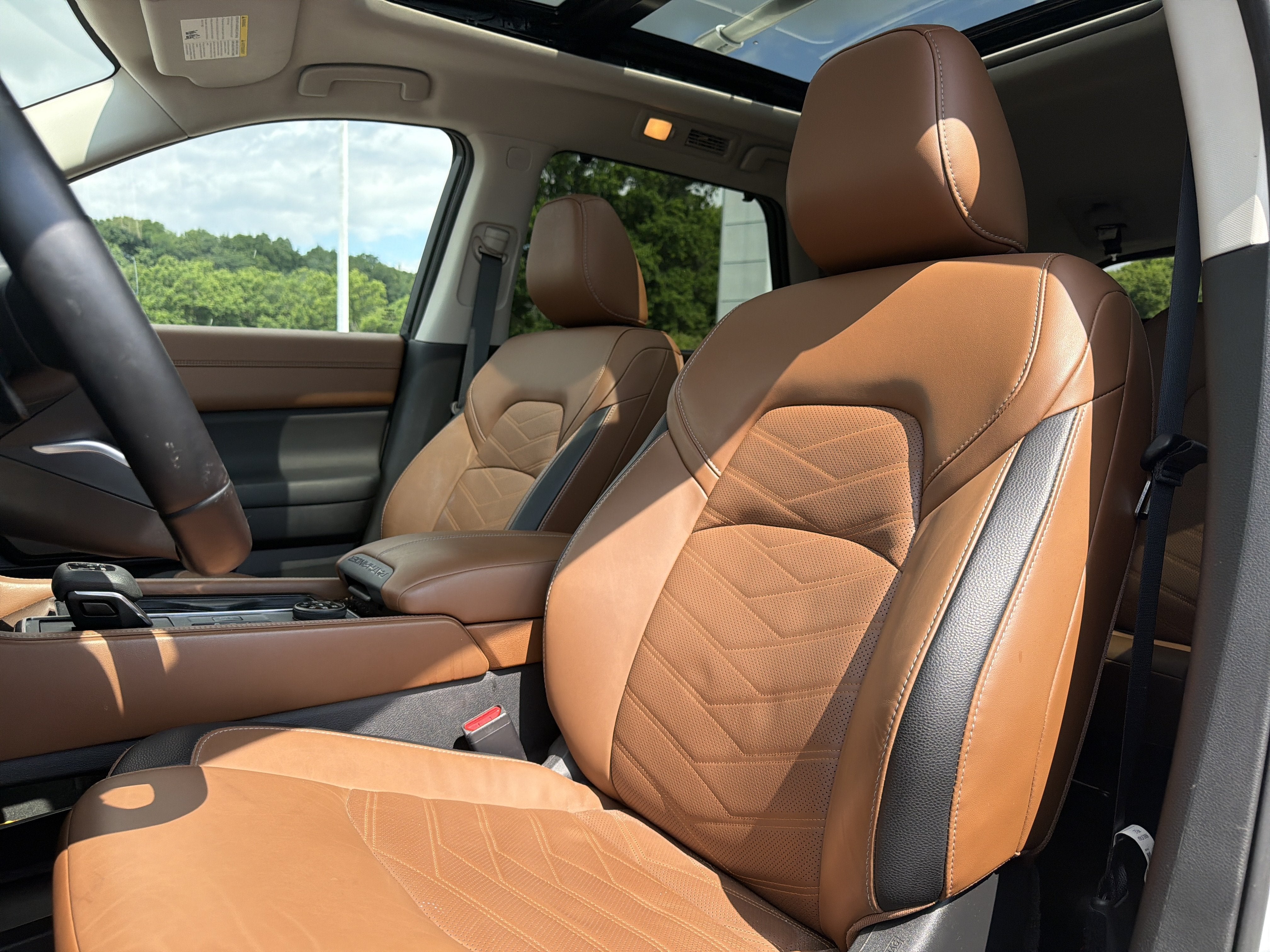 2023 Nissan Pathfinder Platinum