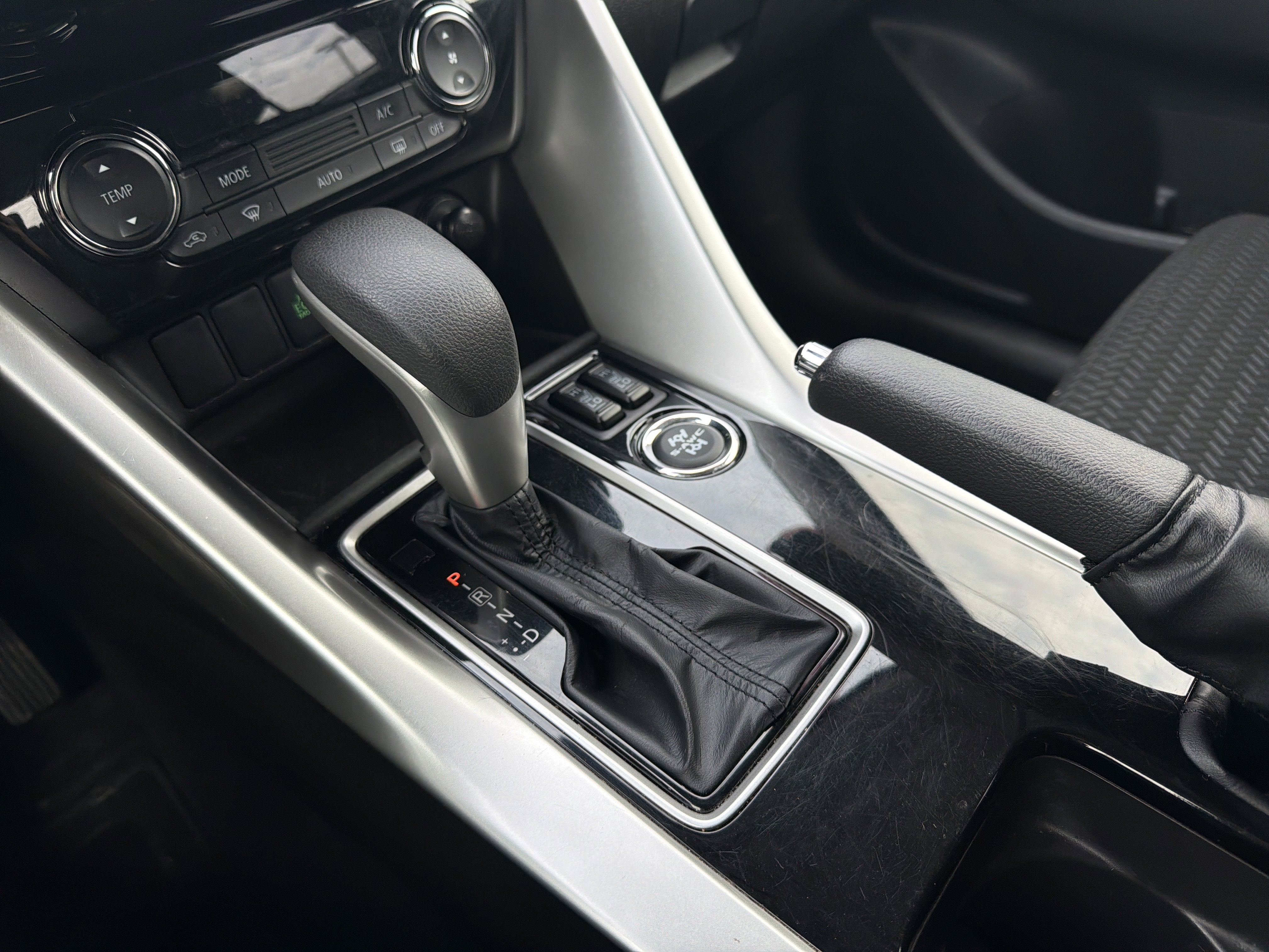 2025 Mitsubishi Eclipse Cross LE