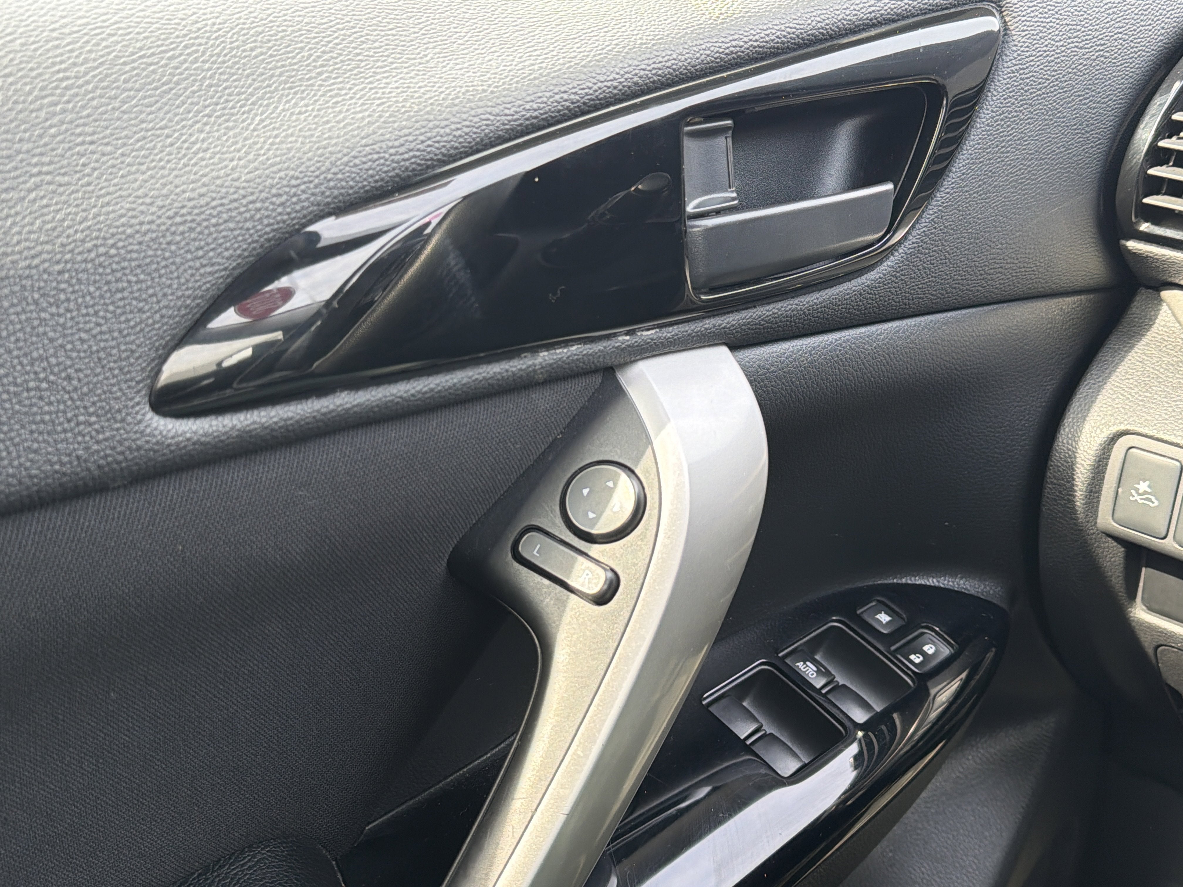 2025 Mitsubishi Eclipse Cross LE