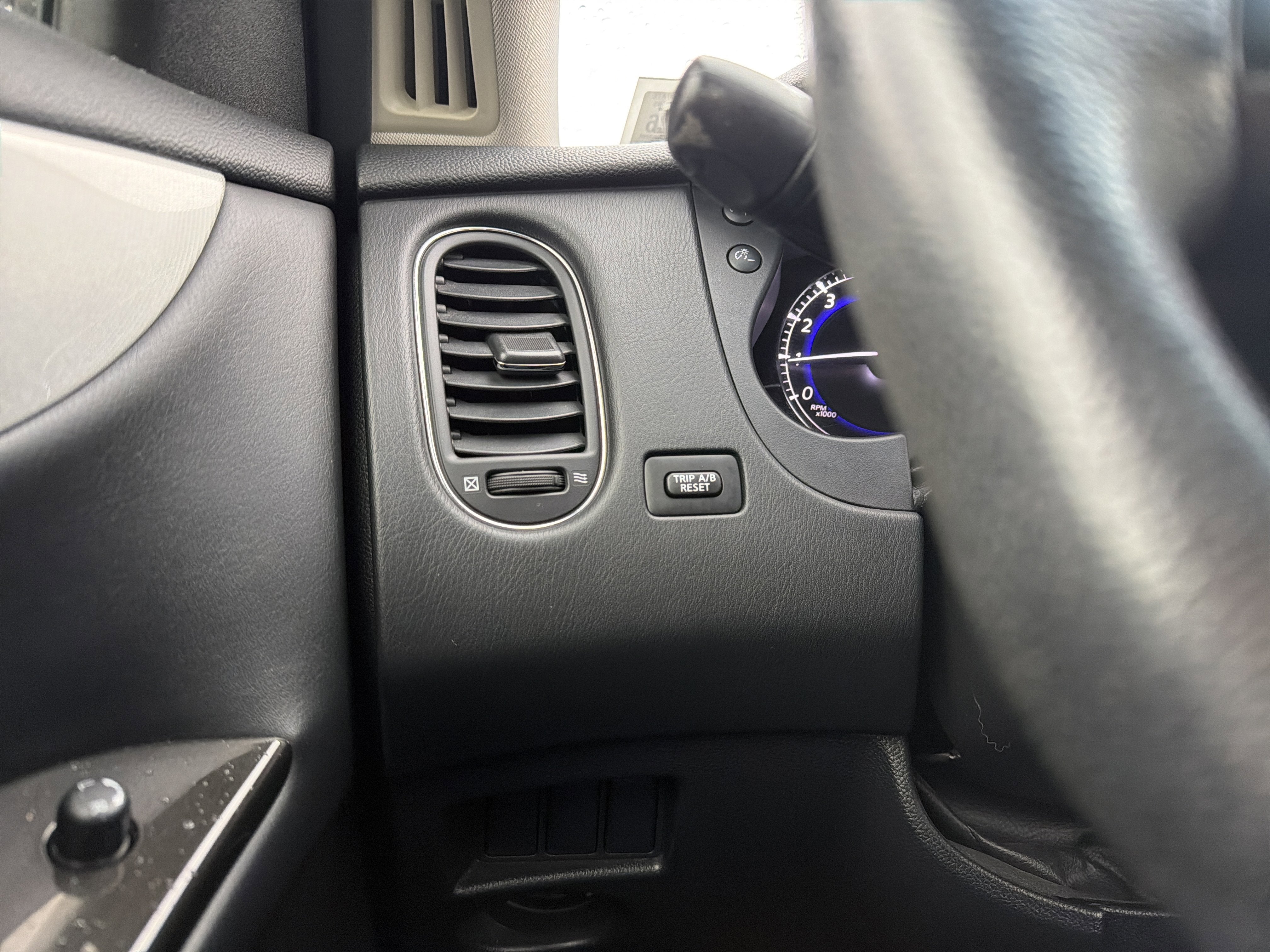 2016 INFINITI QX50 Base