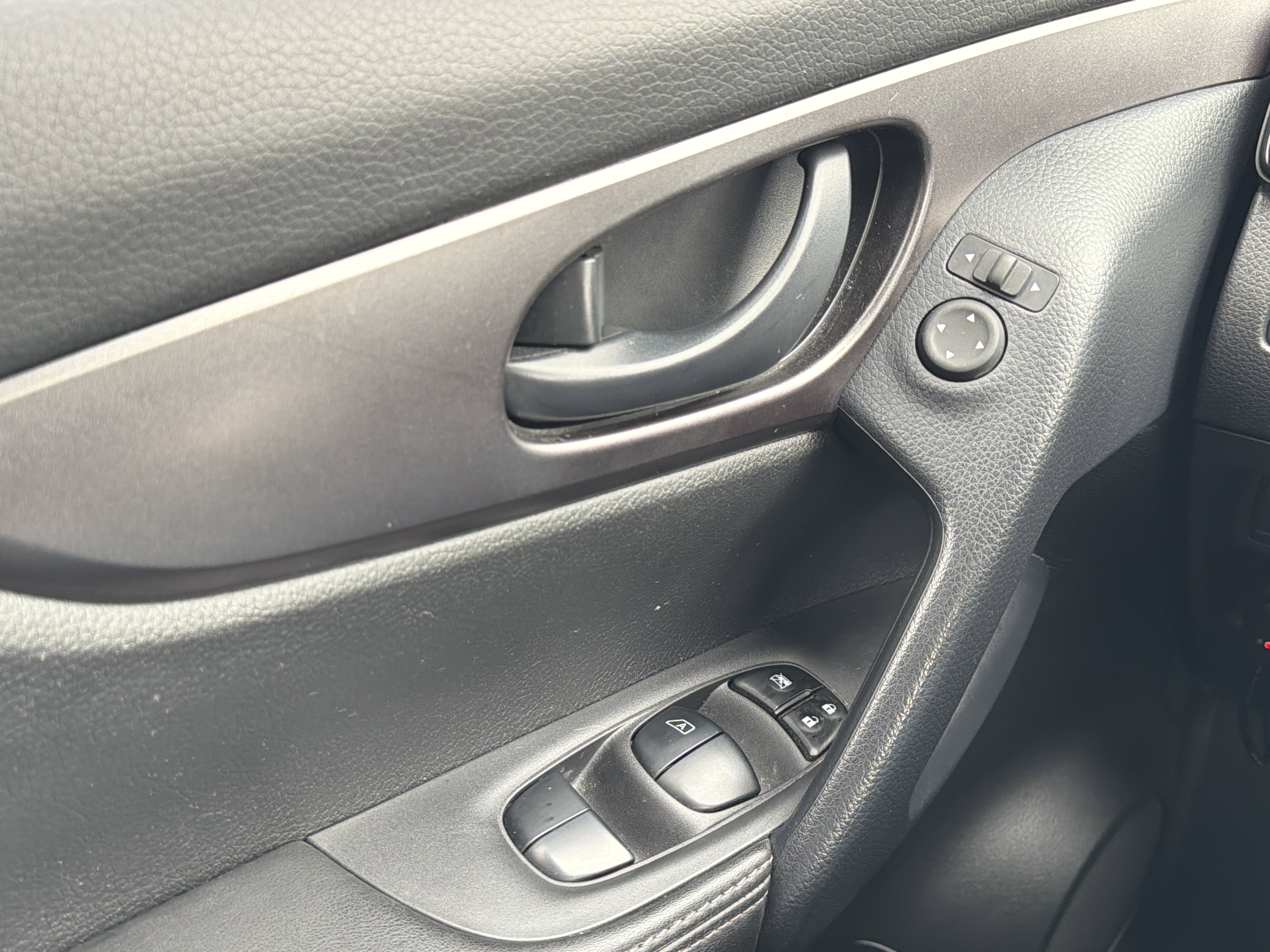 2022 Nissan Rogue Sport S
