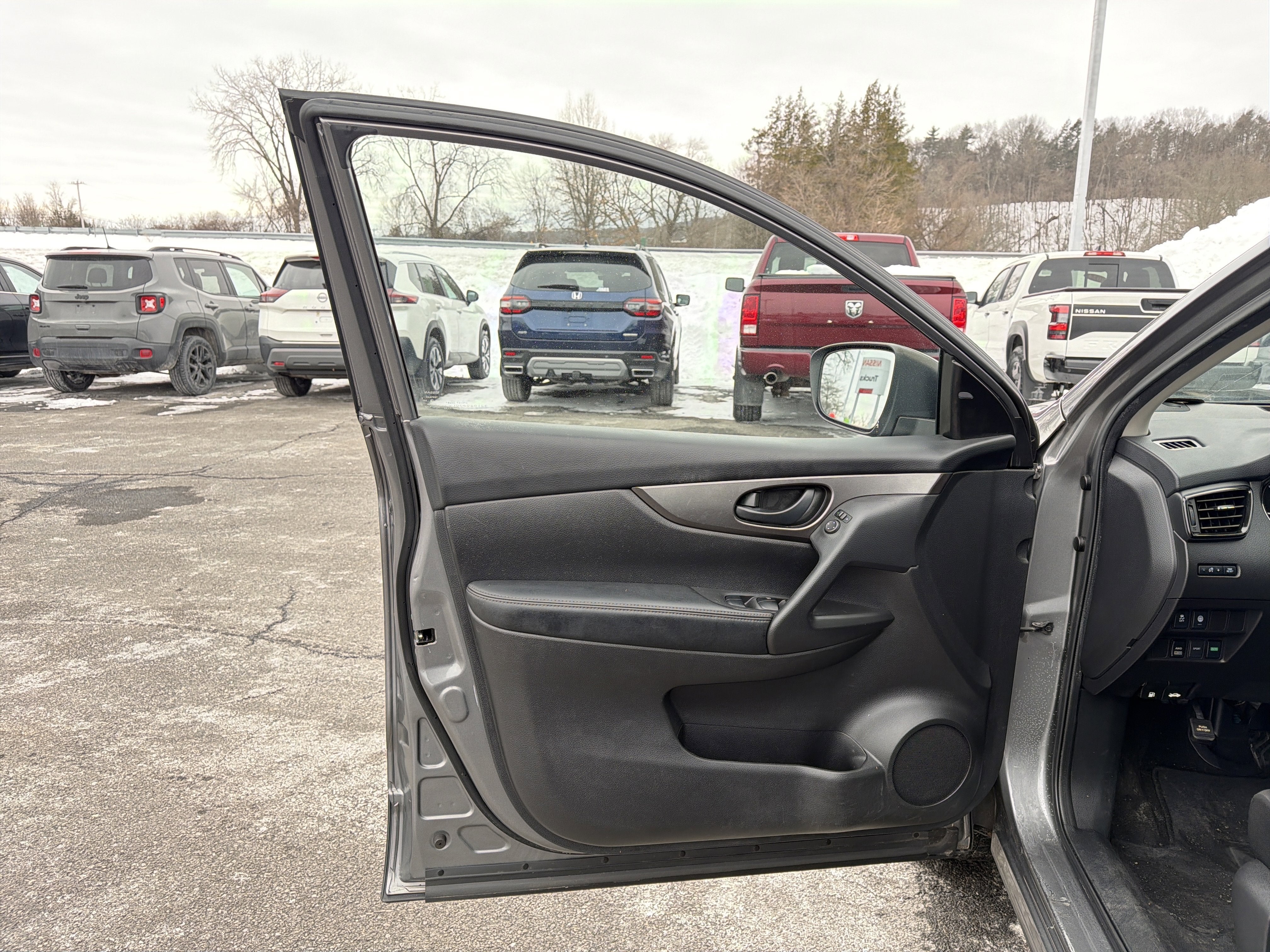 2020 Nissan Rogue Sport S