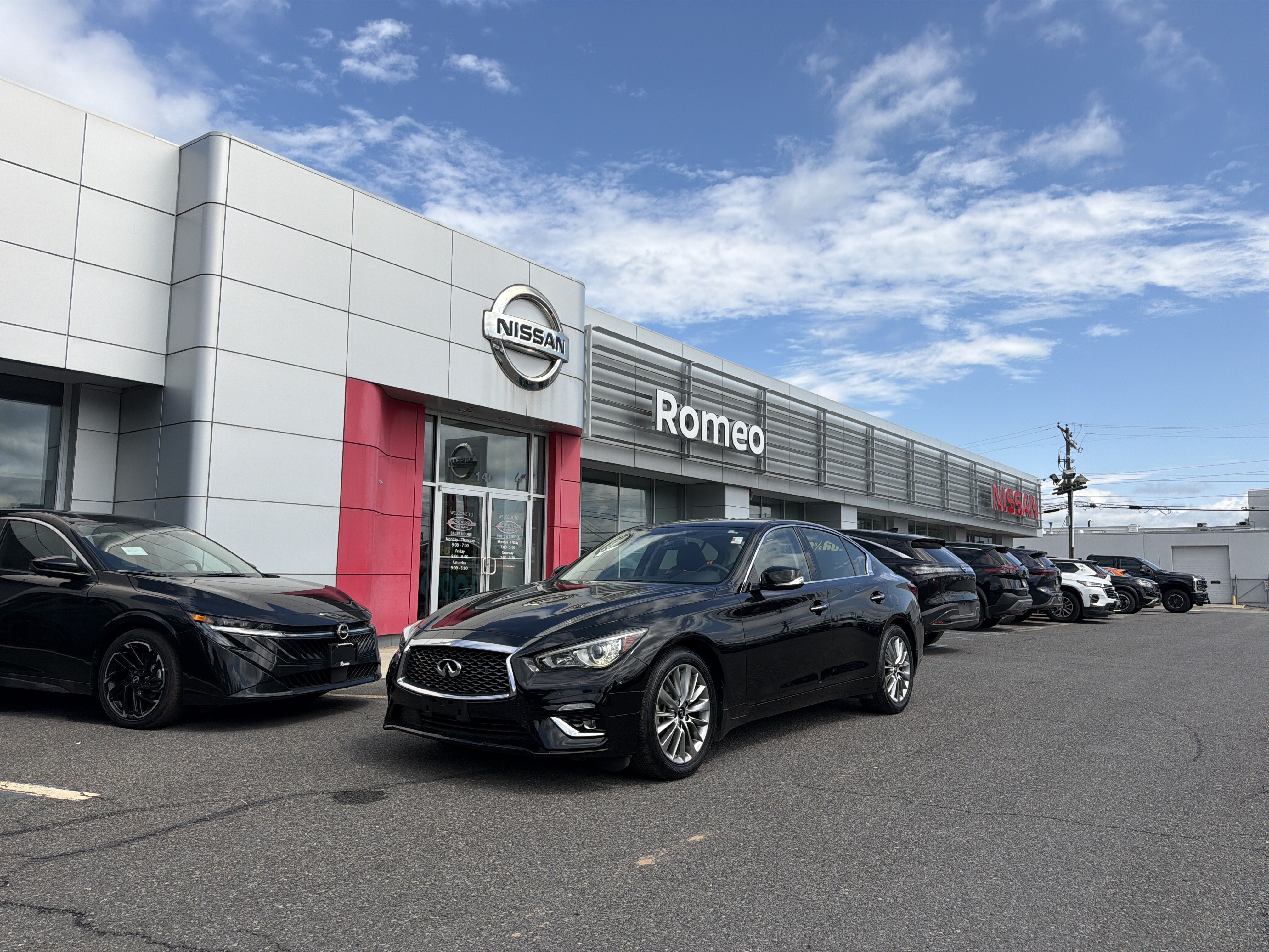 2023 INFINITI Q50 LUXE