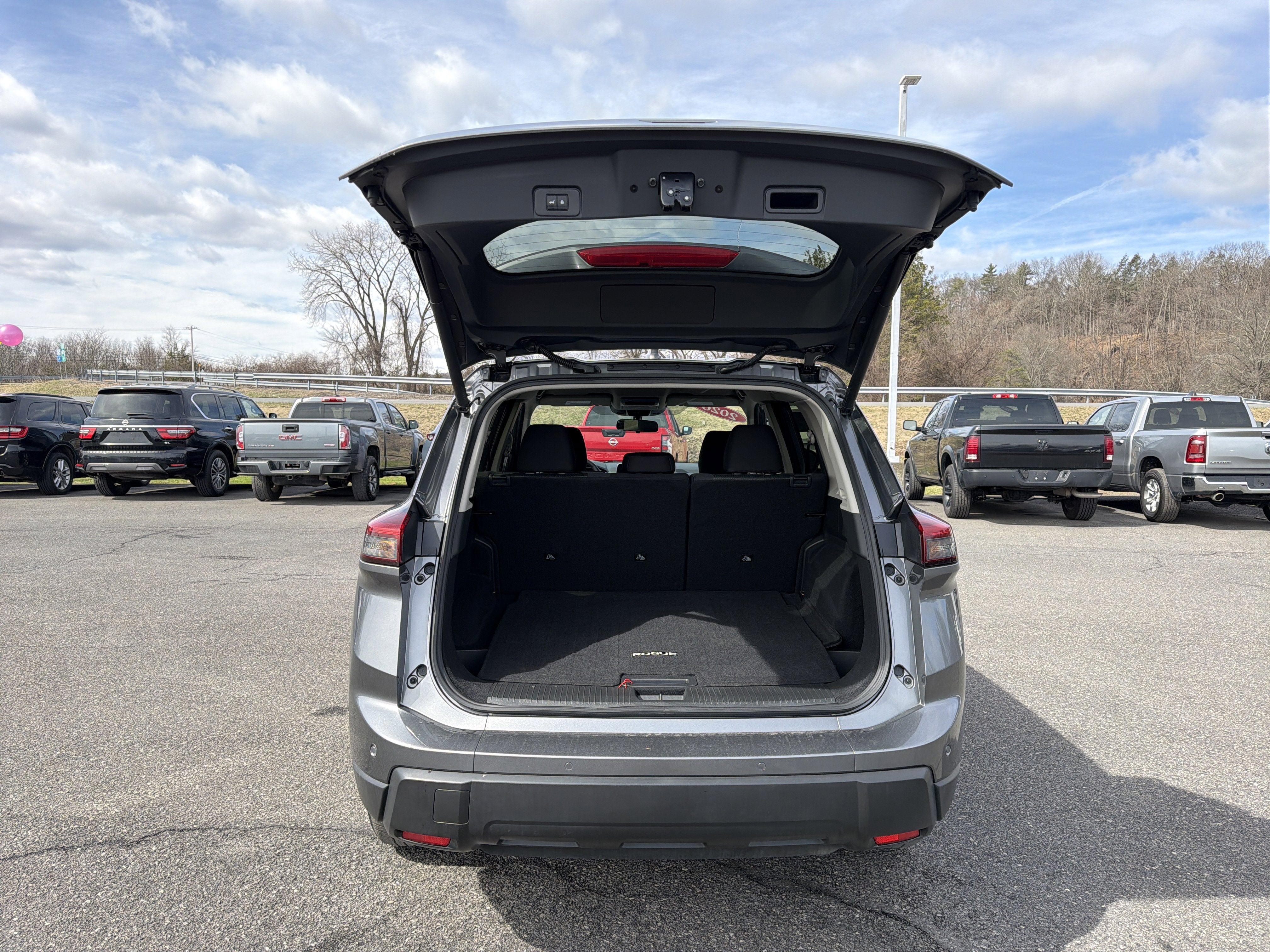 2026 Nissan Rogue SV