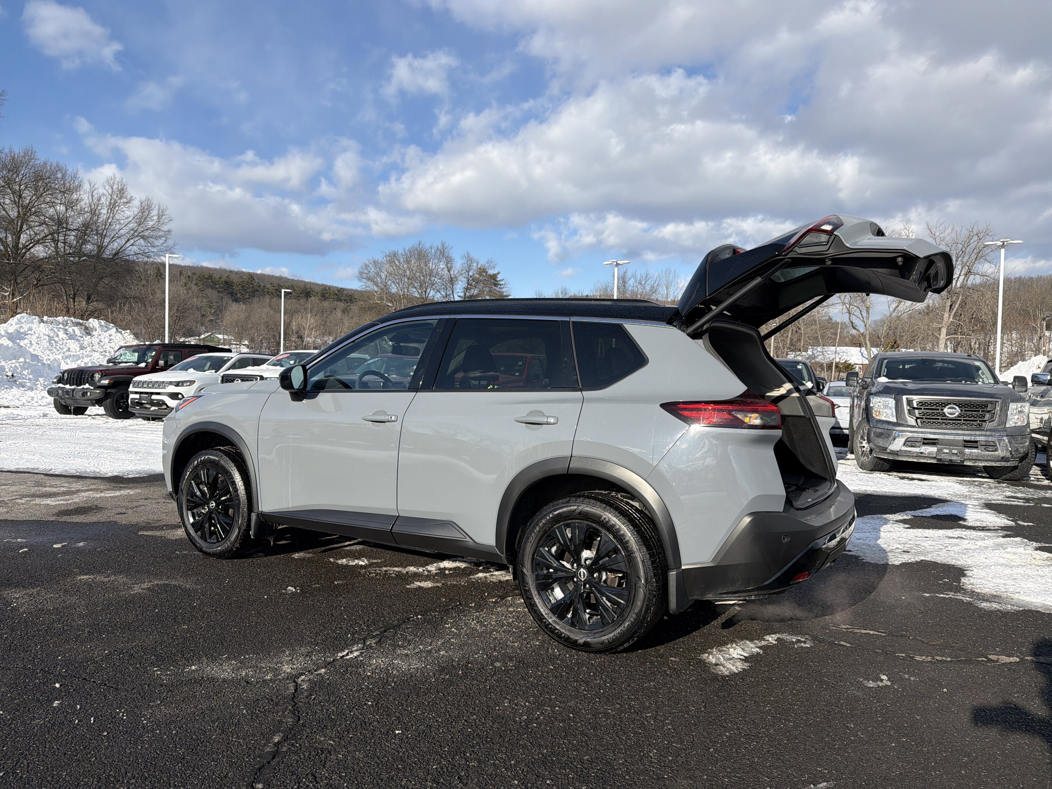 2023 Nissan Rogue SV