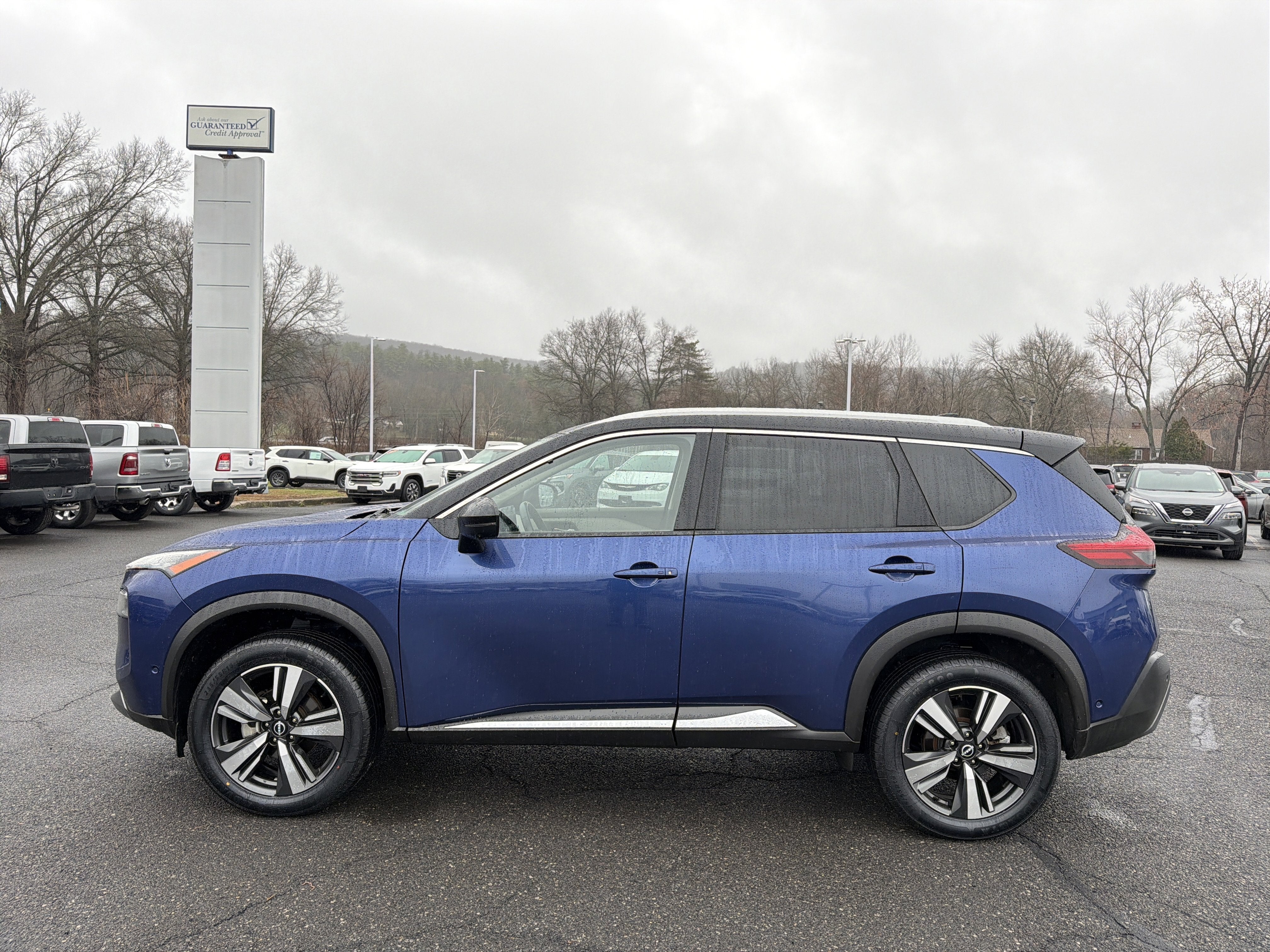 2023 Nissan Rogue SL