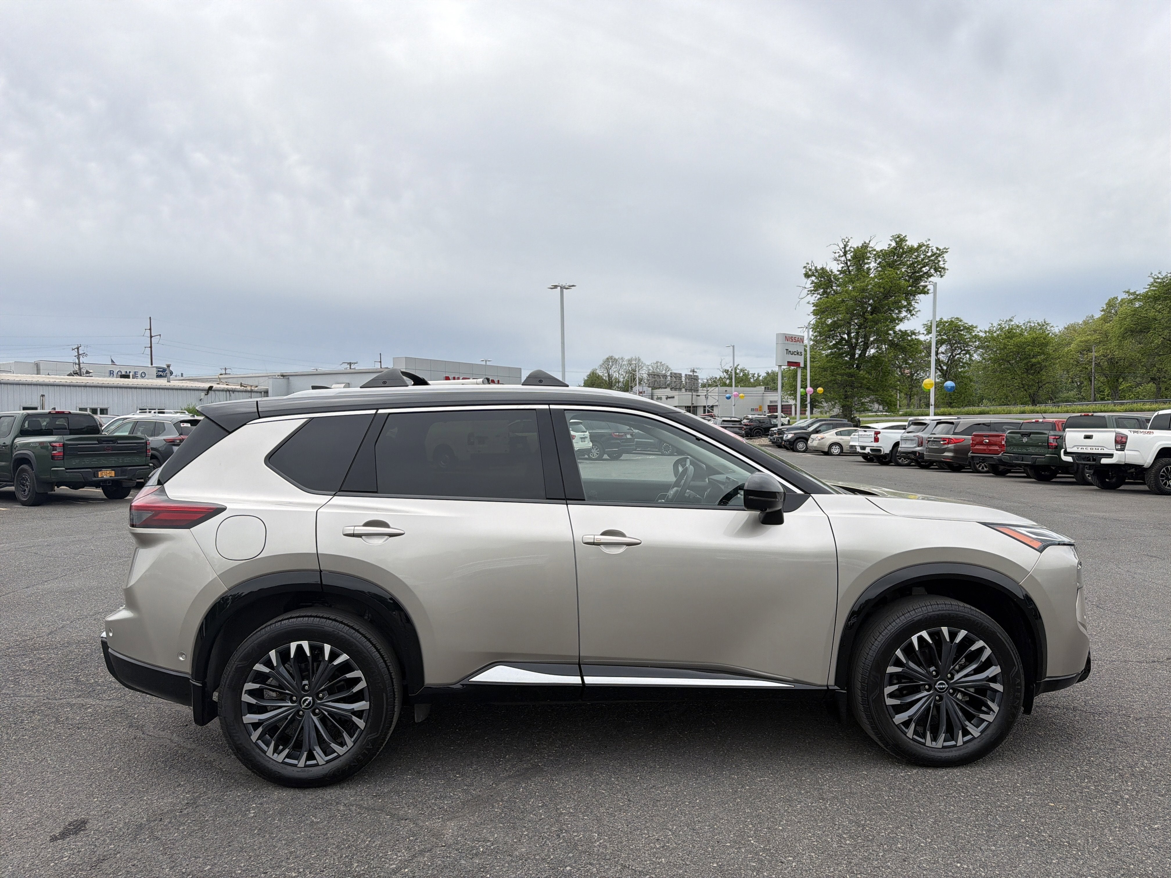 2025 Nissan Rogue Platinum